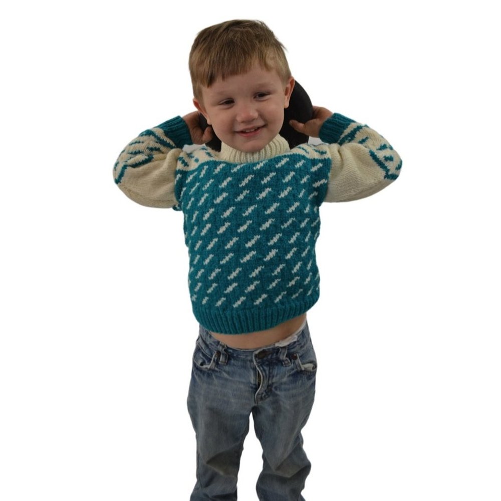 1970s Toddler White and Teal Chunky Knit Pullover Sweater, Size 2T/3T